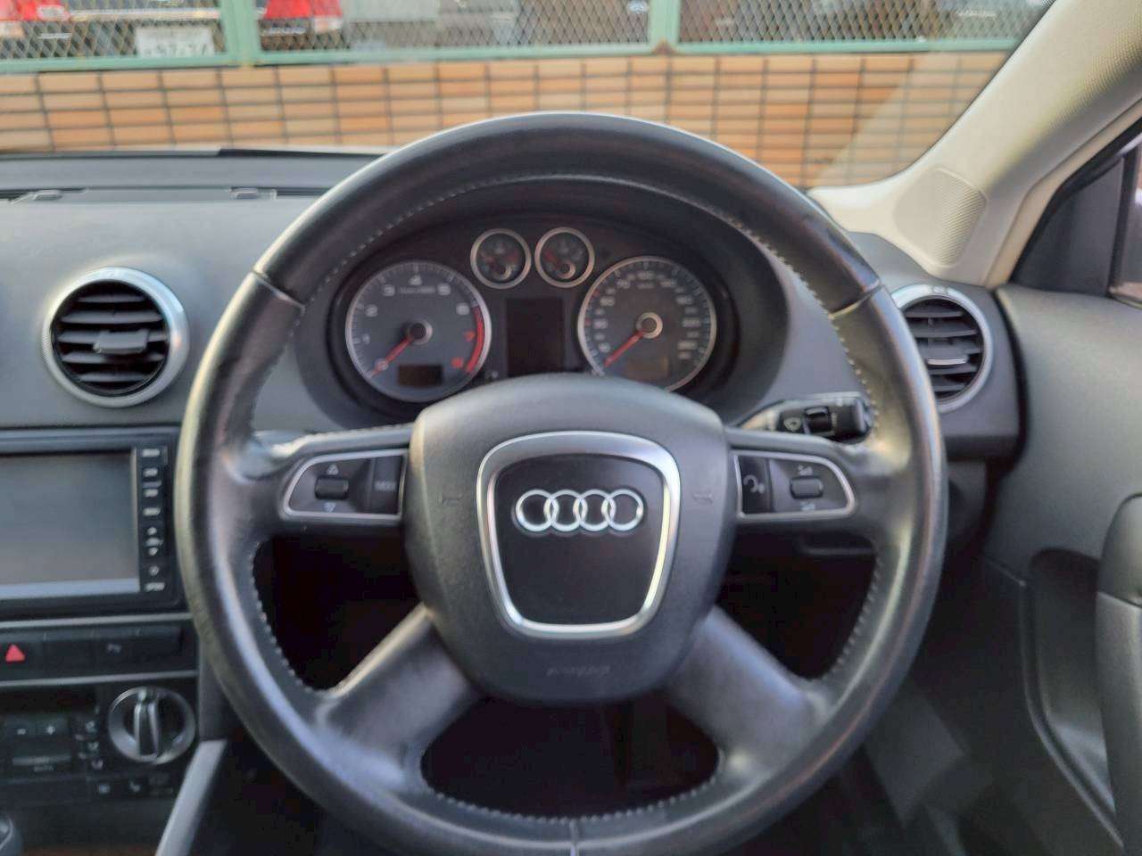 アウディA3　1.4TFSI　SEパッケージ