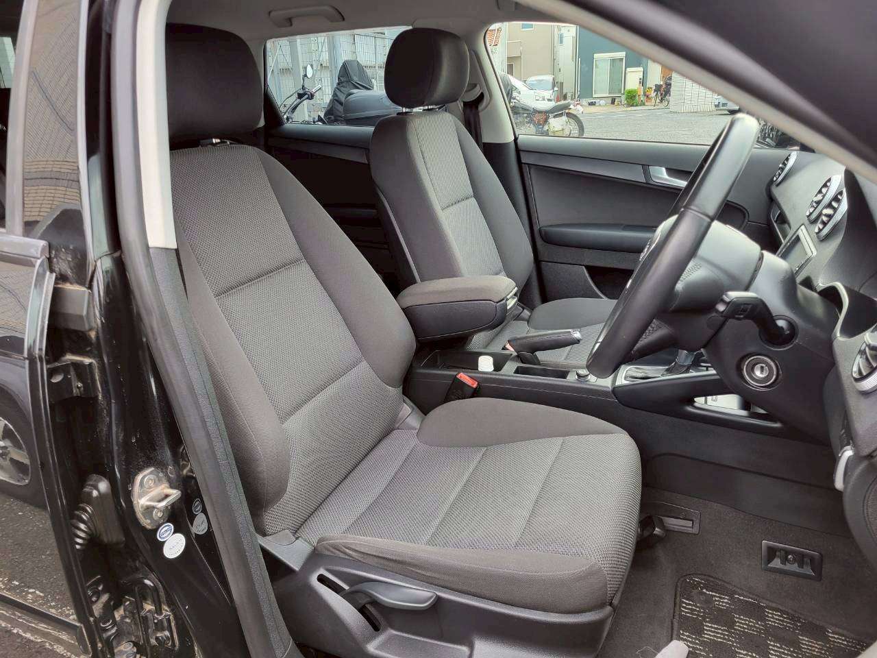 アウディA3　1.4TFSI　