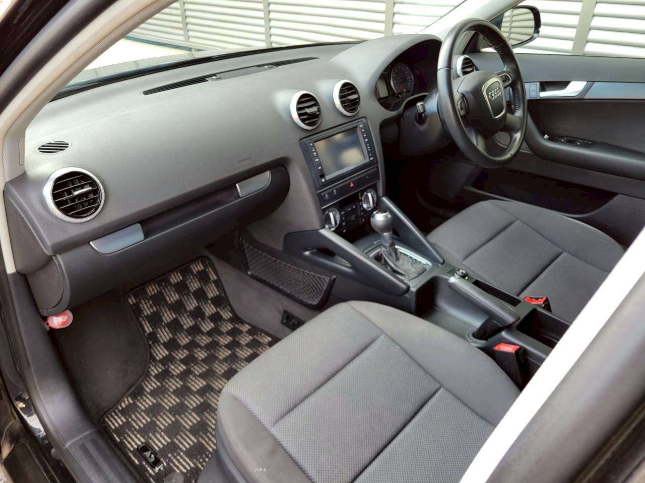 アウディA3　1.4TFSI　