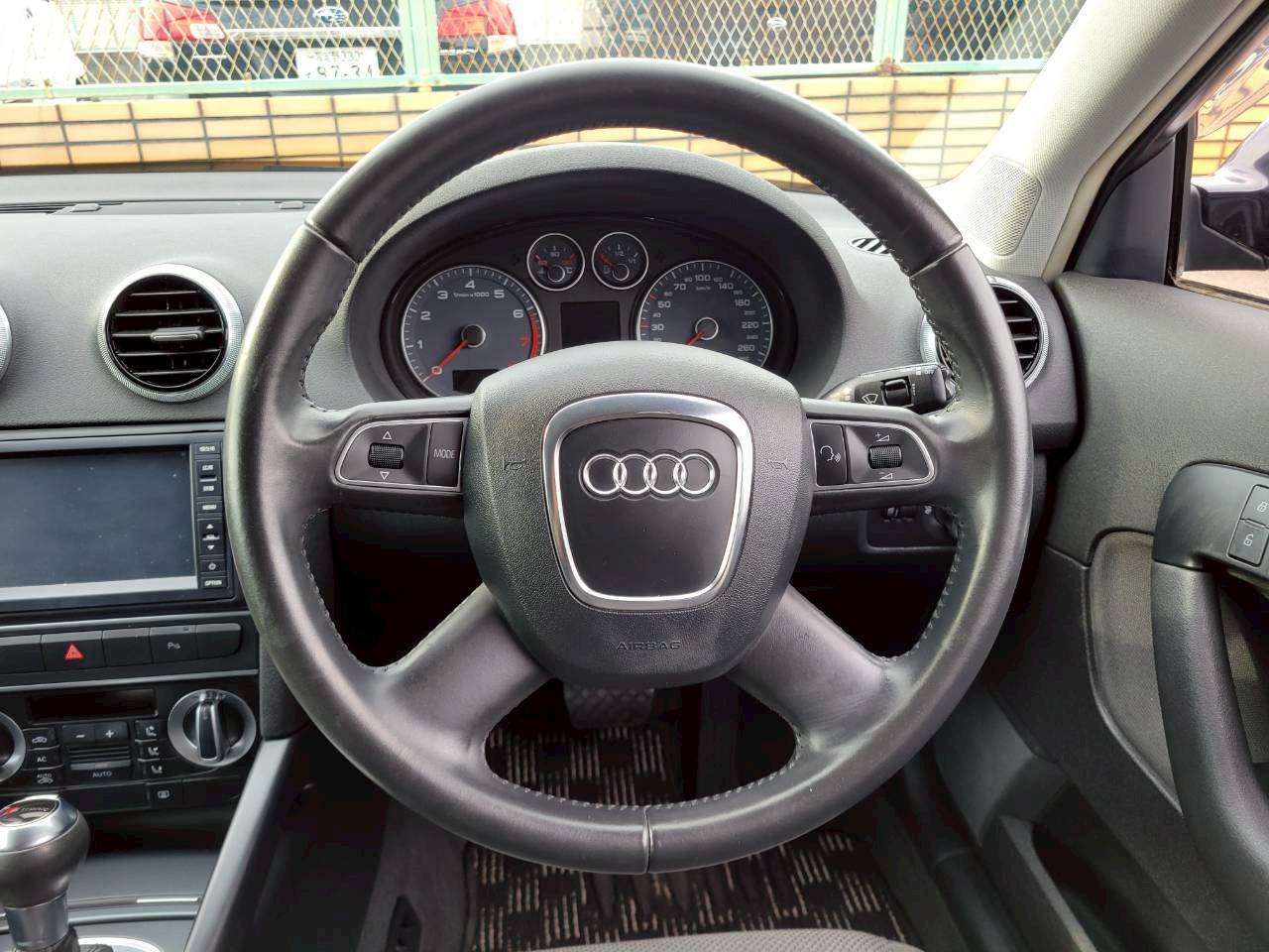 アウディA3　1.4TFSI　