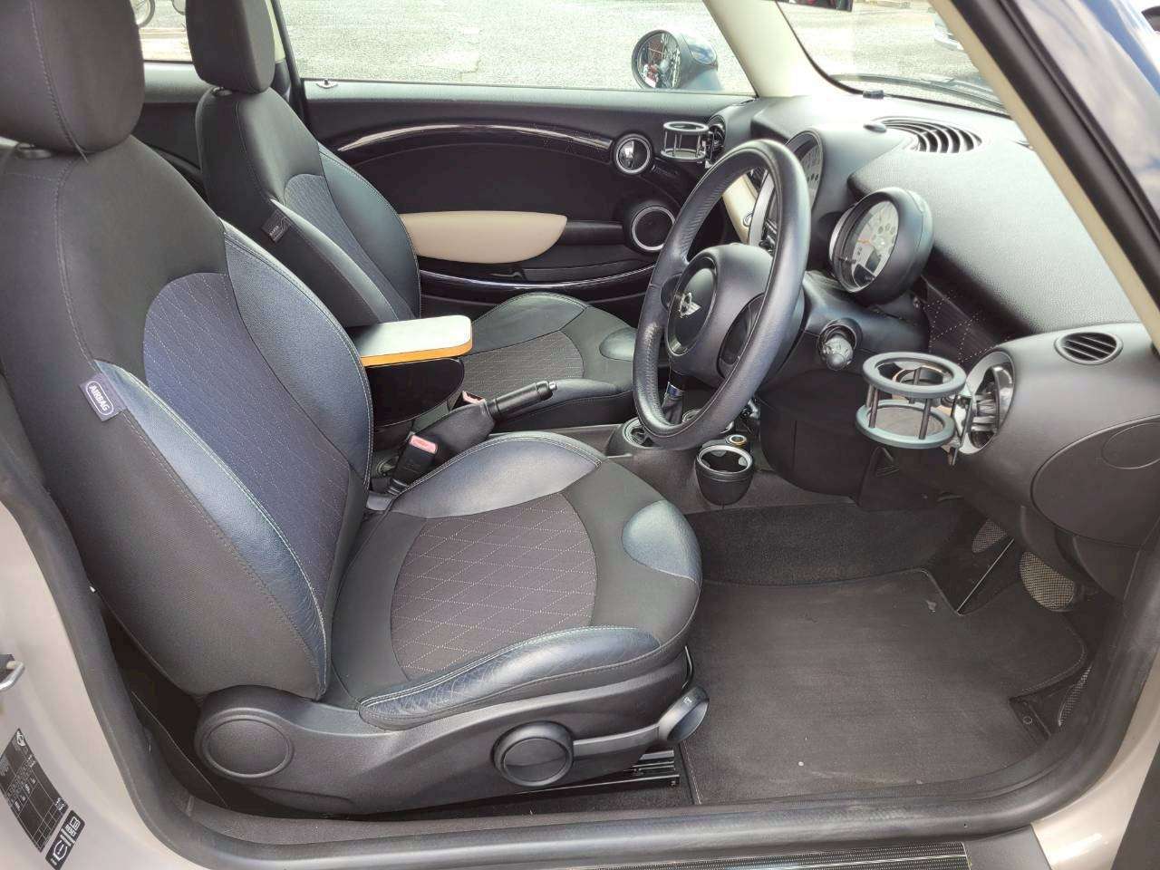 ＢＭＷミニ 　ベーカーストリート　特別仕様車