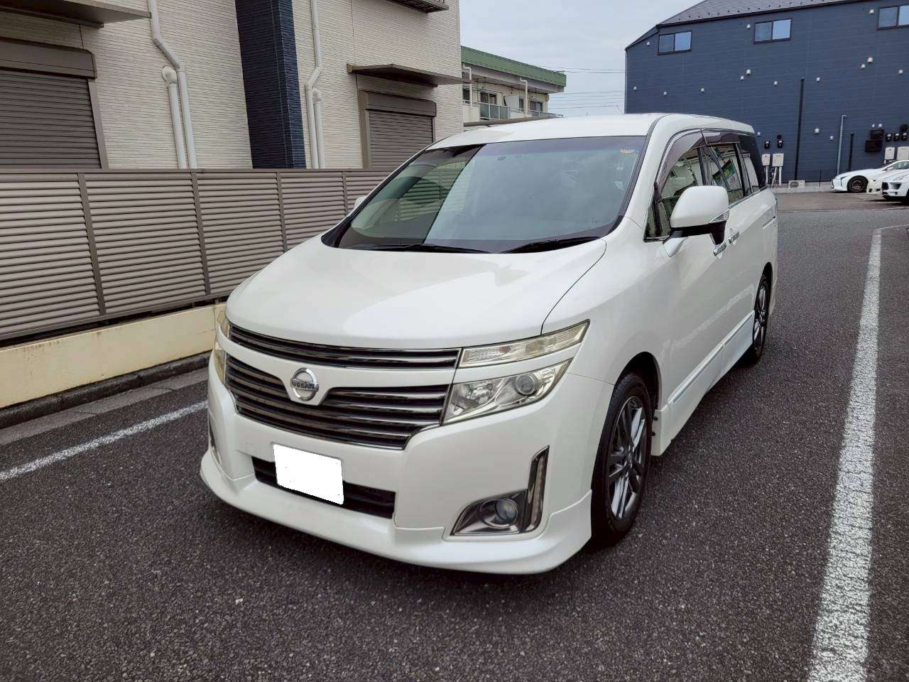 日産　エルグランド250ハイウェイスター　アーバンクロム