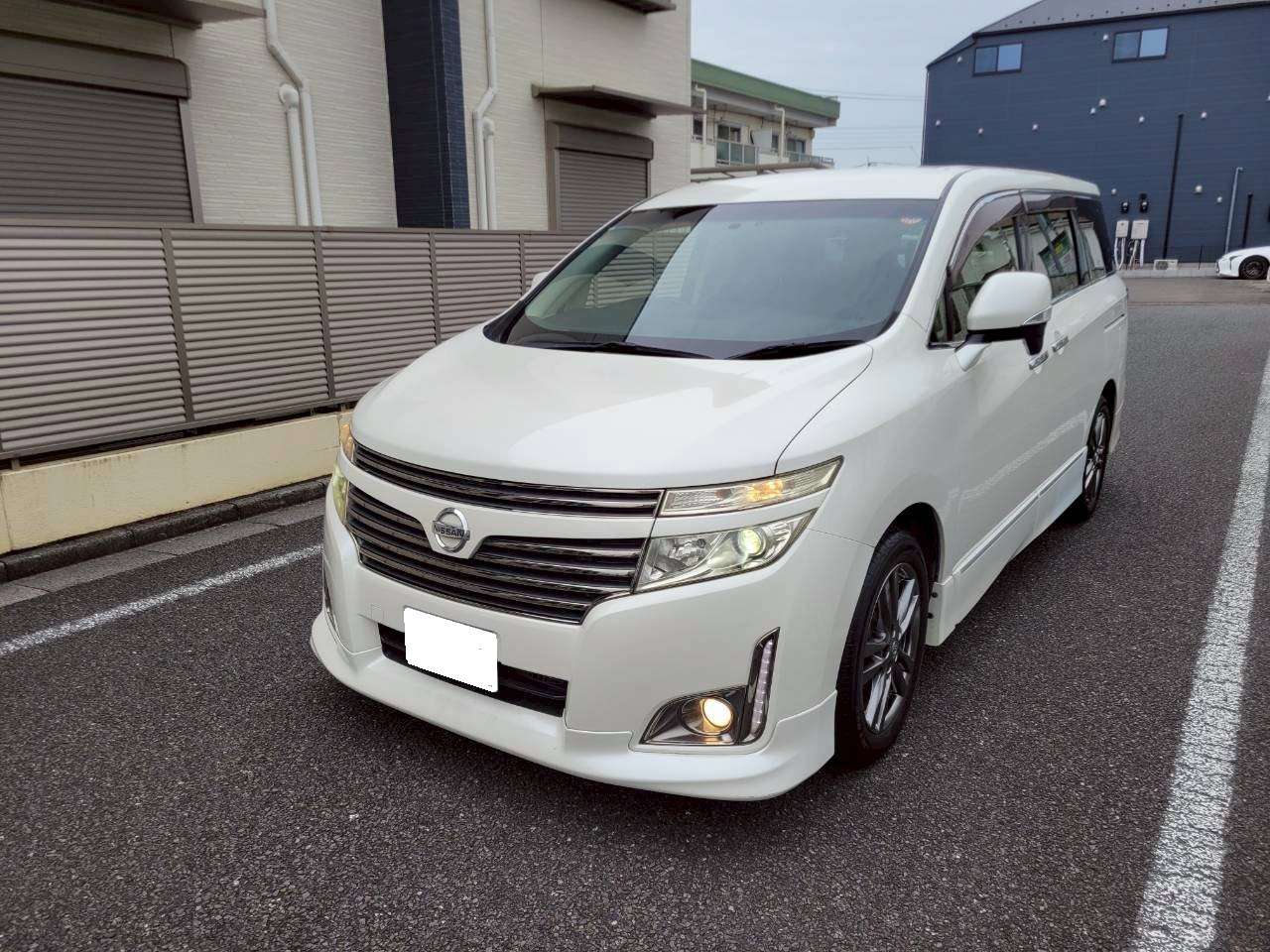 日産　エルグランド250ハイウェイスター　アーバンクロム