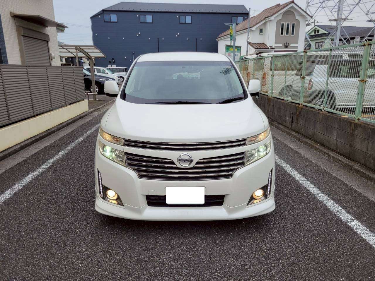 日産　エルグランド250ハイウェイスター　アーバンクロム
