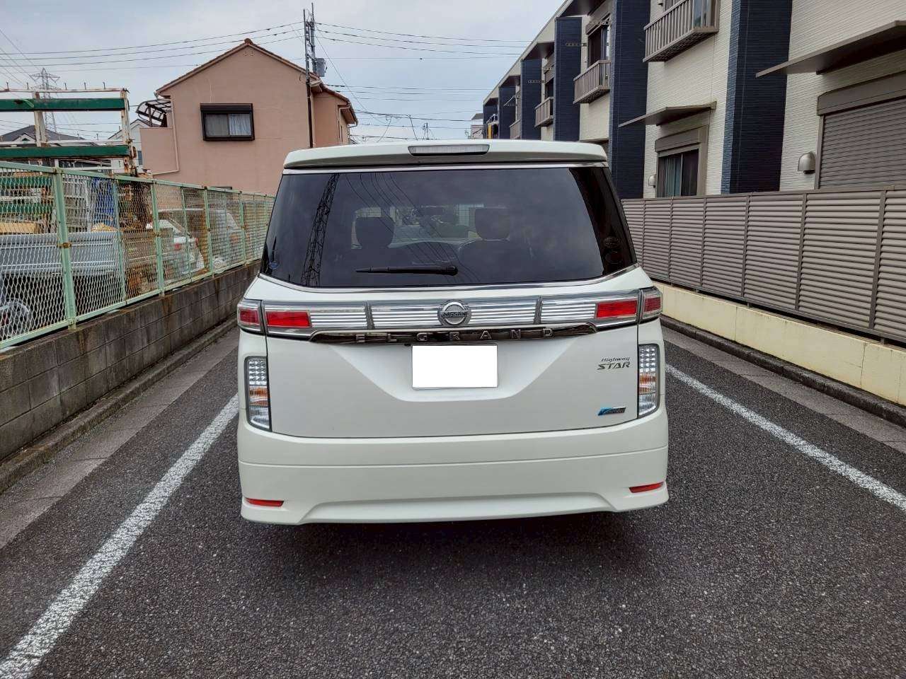 日産　エルグランド250ハイウェイスター　アーバンクロム