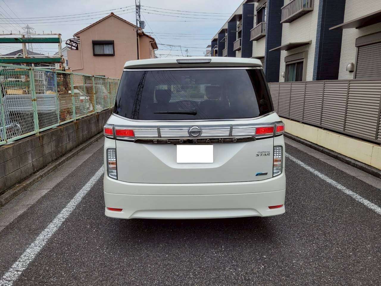 日産　エルグランド250ハイウェイスター　アーバンクロム