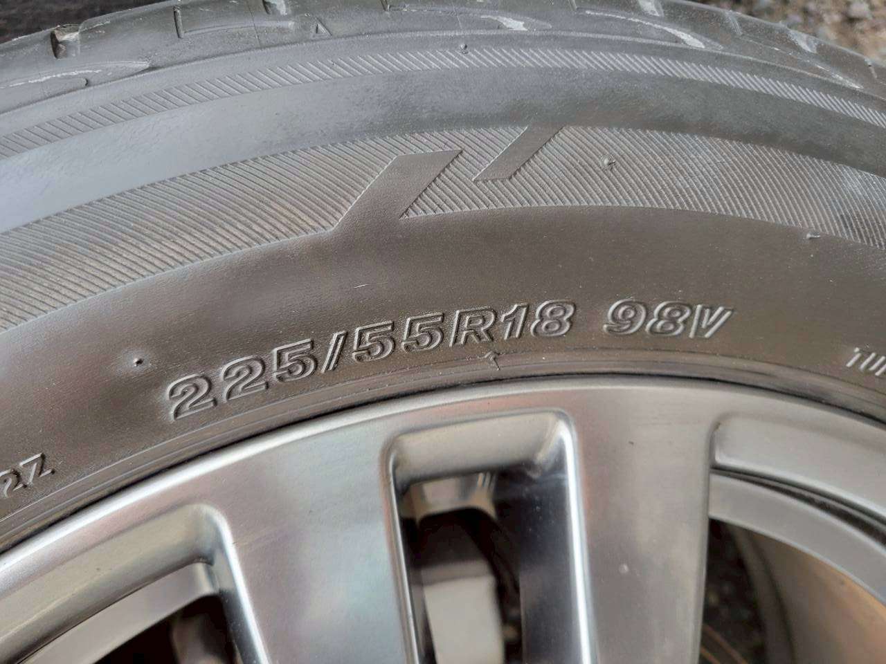日産　エルグランド250ハイウェイスター　アーバンクロム