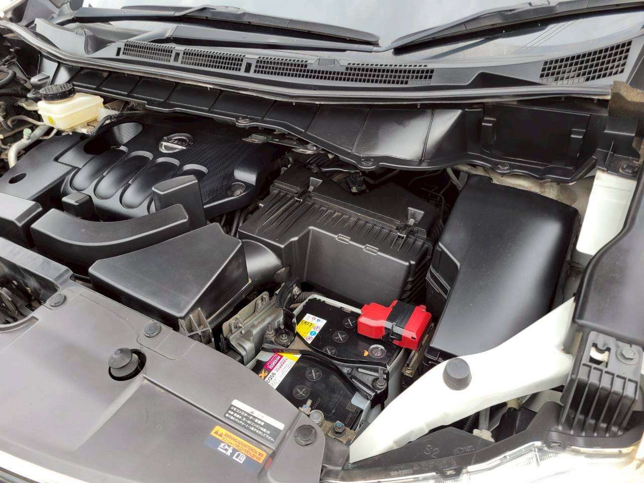 日産　エルグランド250ハイウェイスター　アーバンクロム
