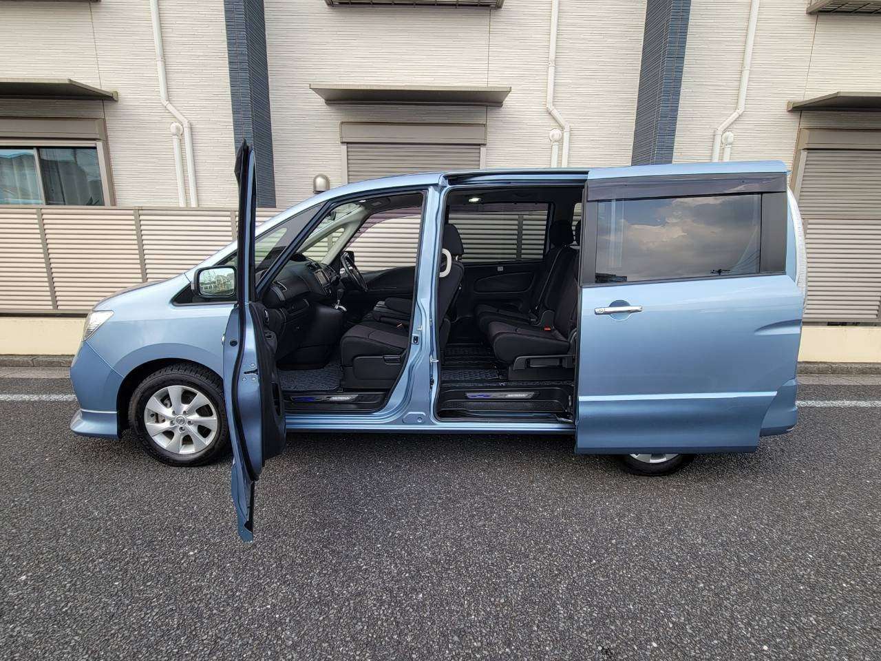 セレナ　ハイウェイスターS  HYBRID