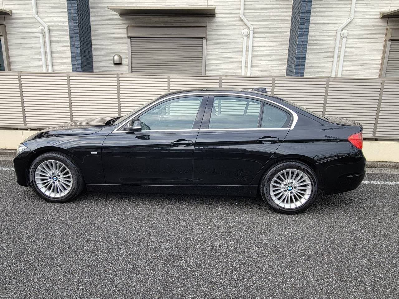BMＷ320i　ラグジュアリー