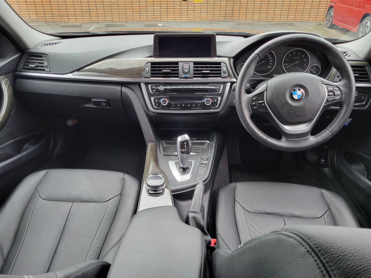 BMＷ320i　ラグジュアリー
