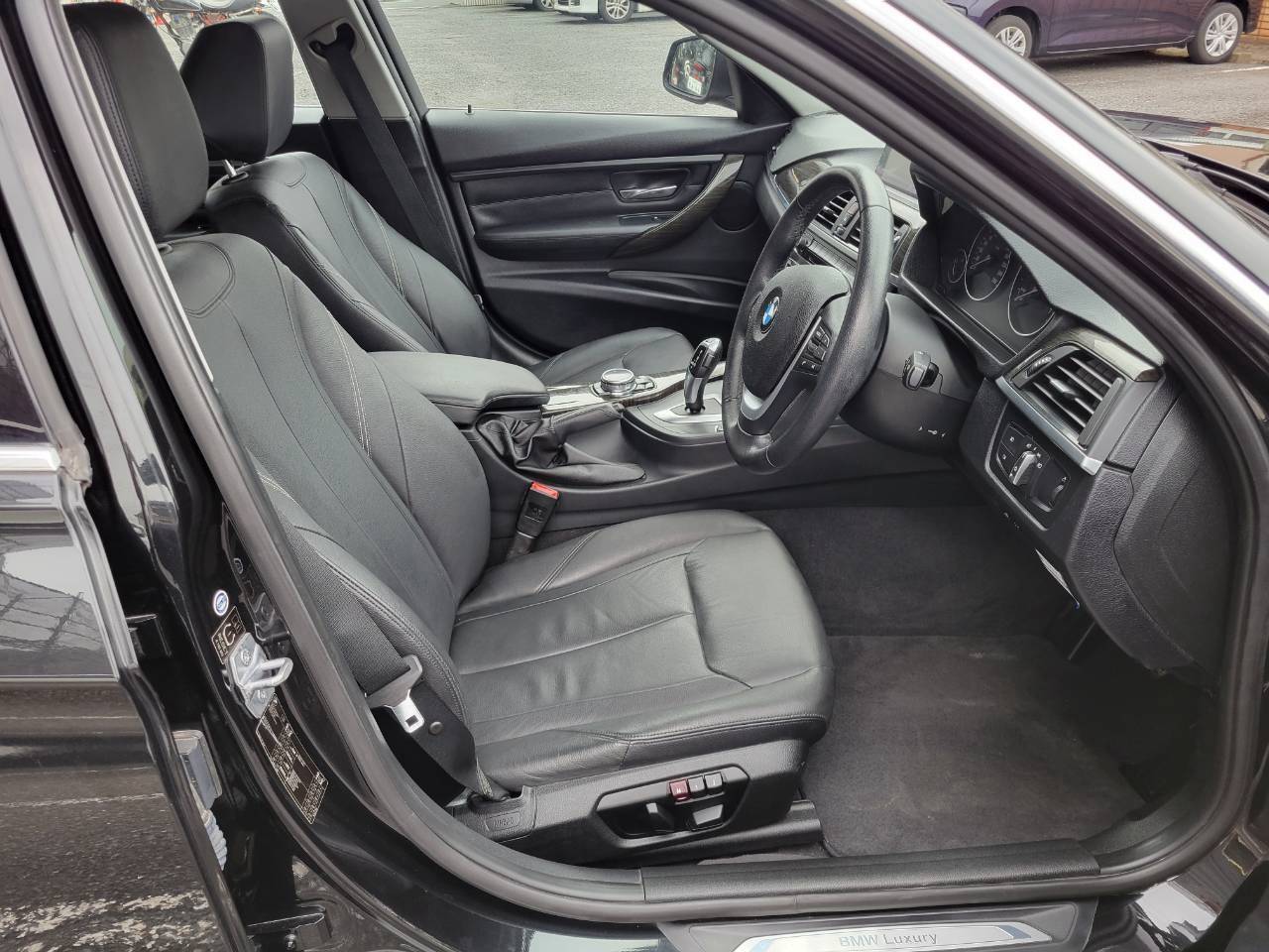 BMＷ320i　ラグジュアリー