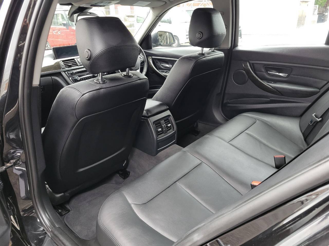 BMＷ320i　ラグジュアリー