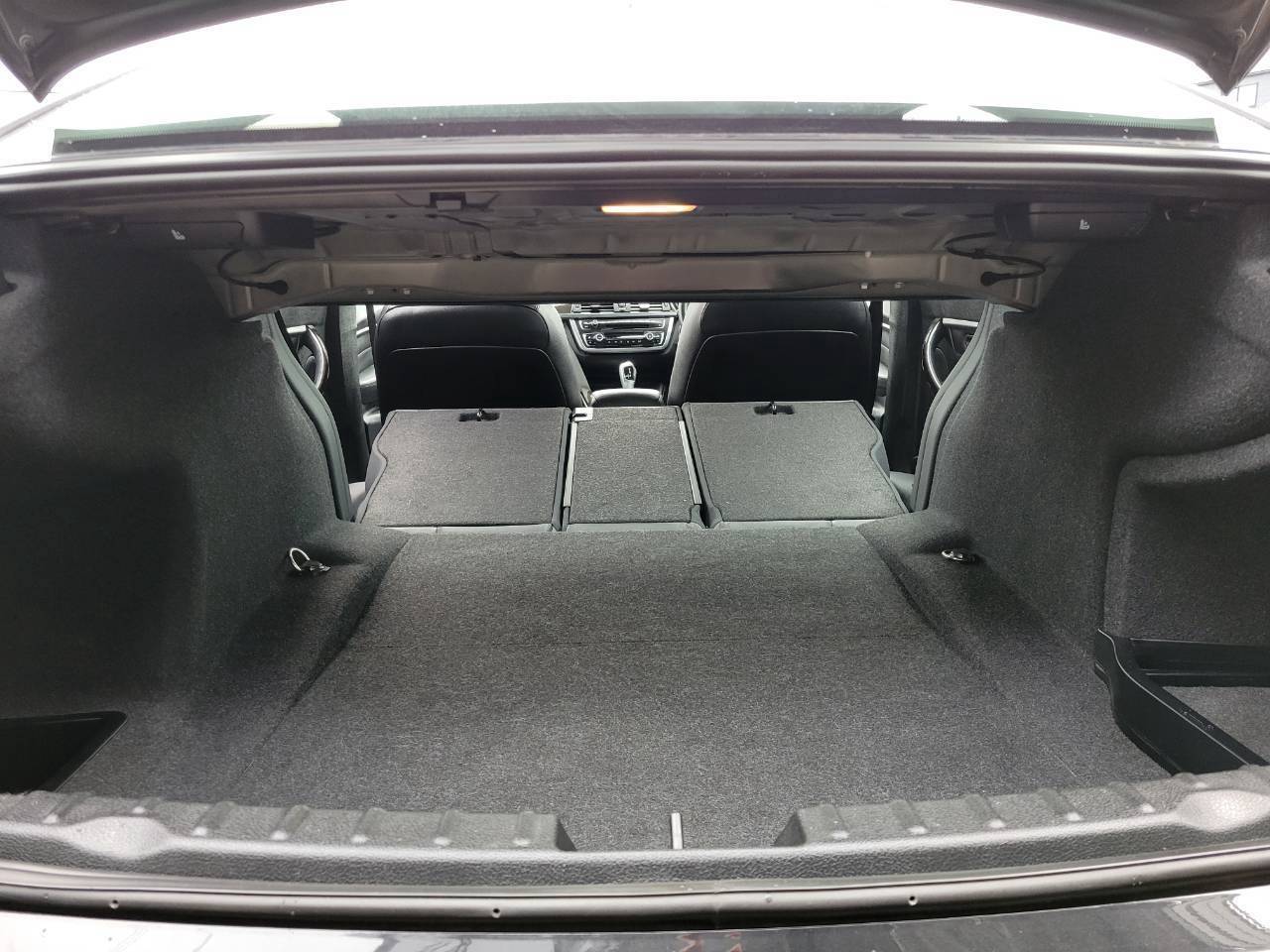 BMＷ320i　ラグジュアリー