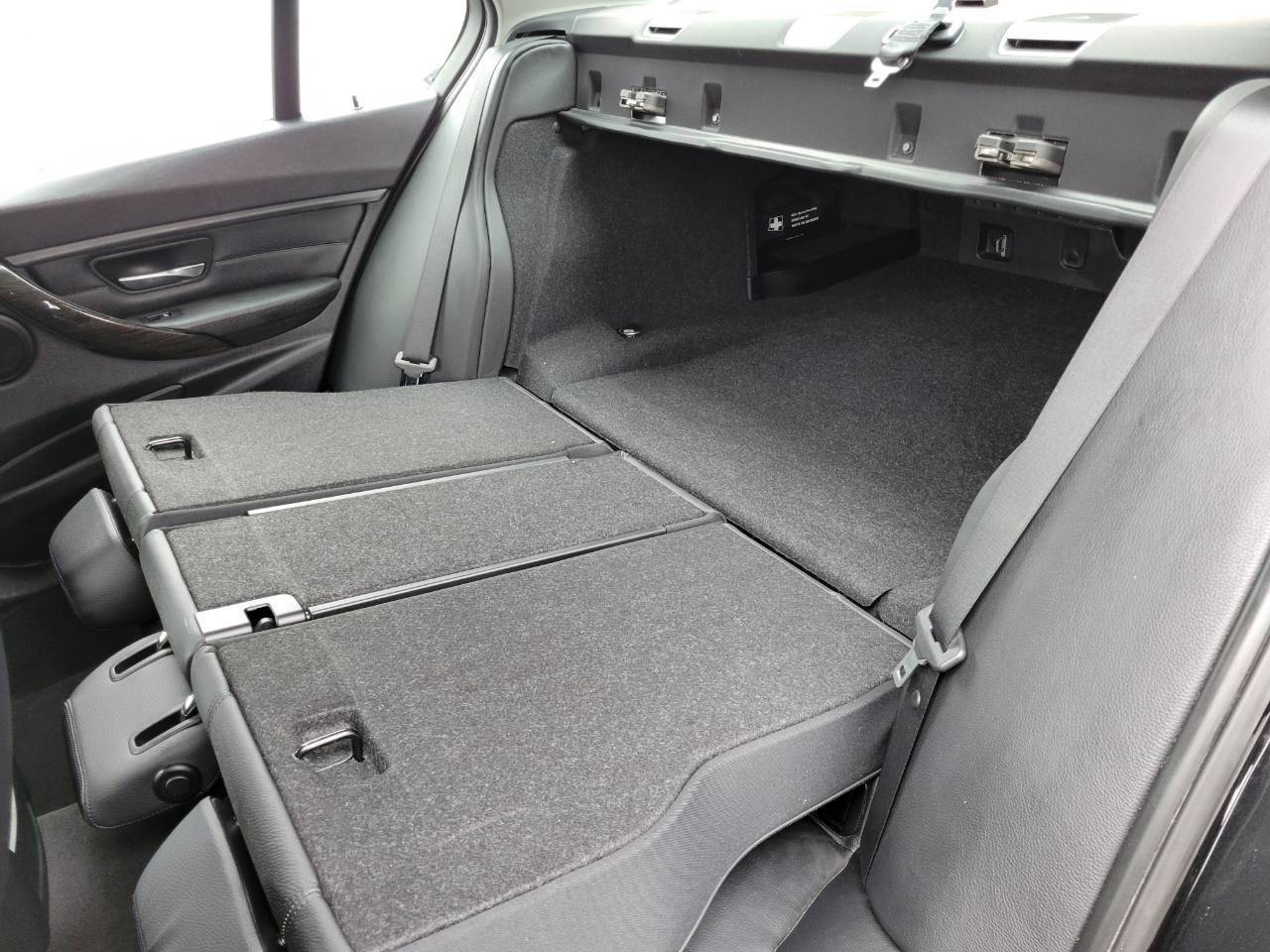 BMＷ320i　ラグジュアリー