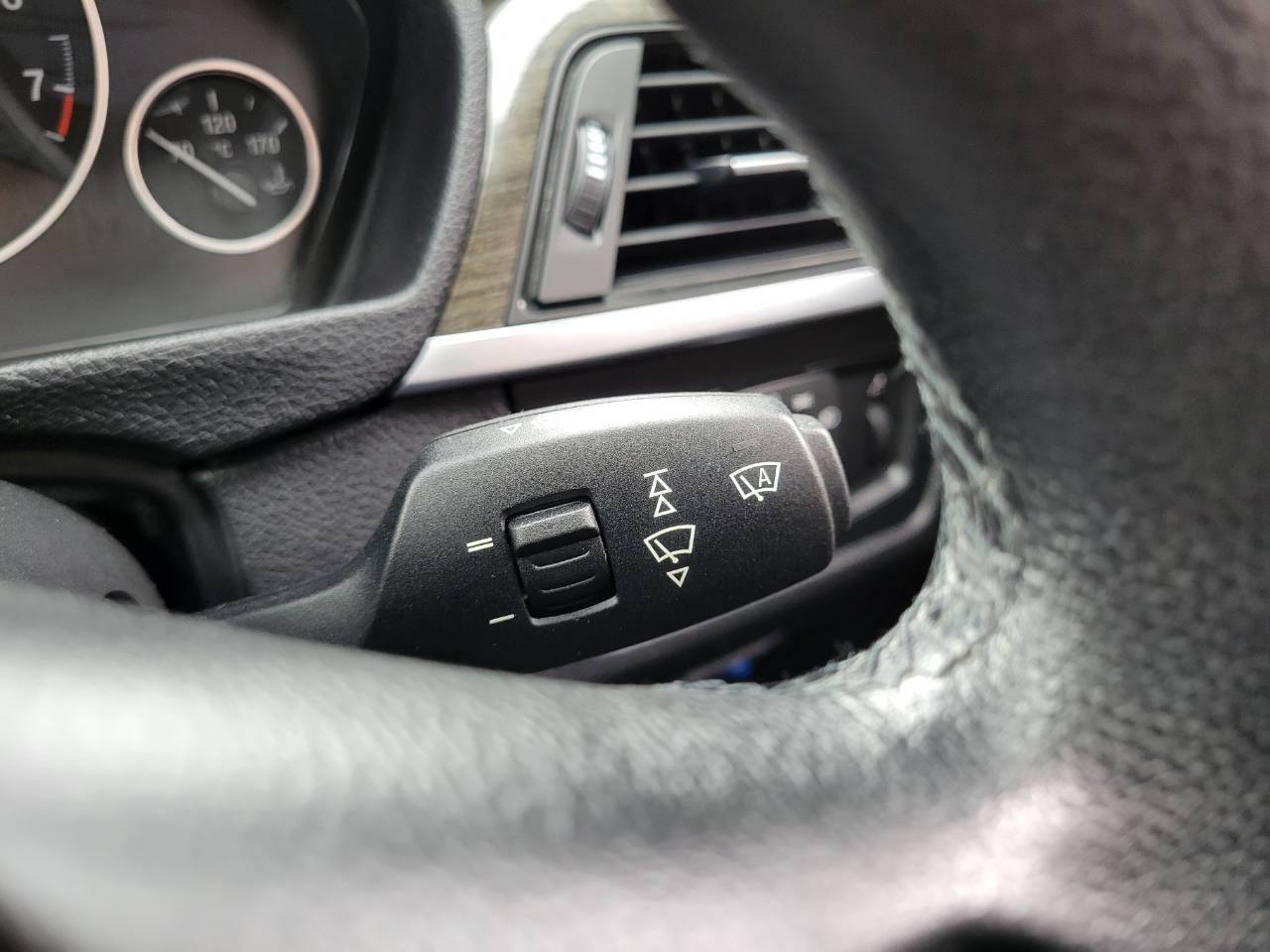 BMＷ320i　ラグジュアリー
