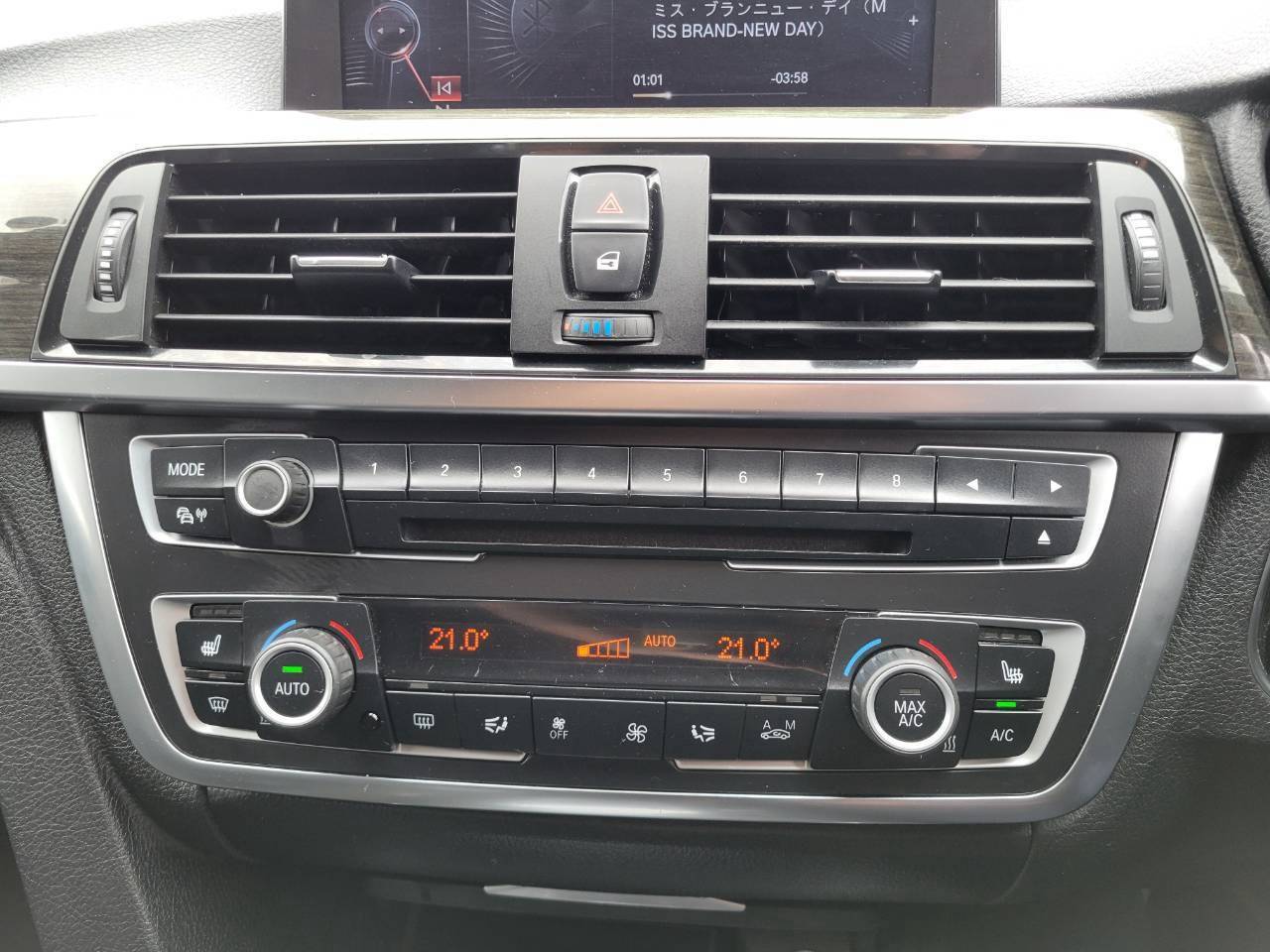 BMＷ320i　ラグジュアリー