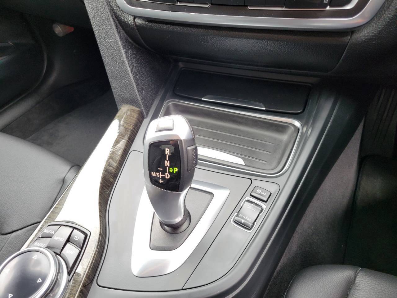 BMＷ320i　ラグジュアリー