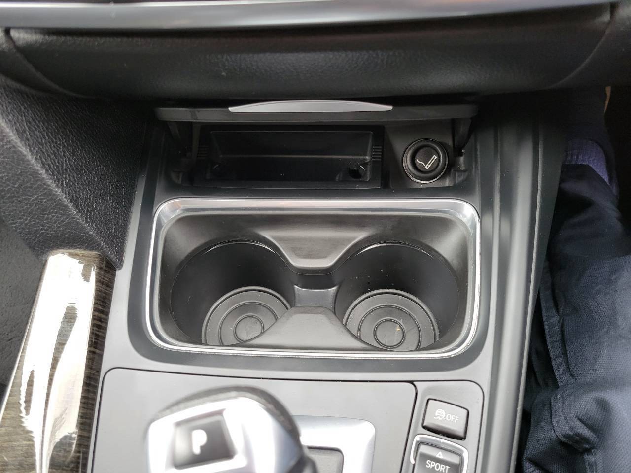 BMＷ320i　ラグジュアリー