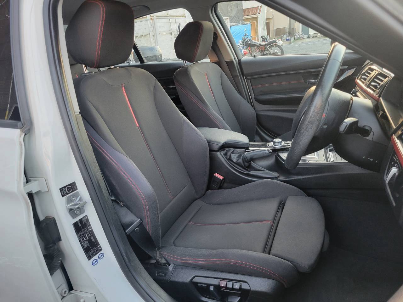 BMＷ320d ブルーパフォマンス　スポーツ　ディーゼルターボ