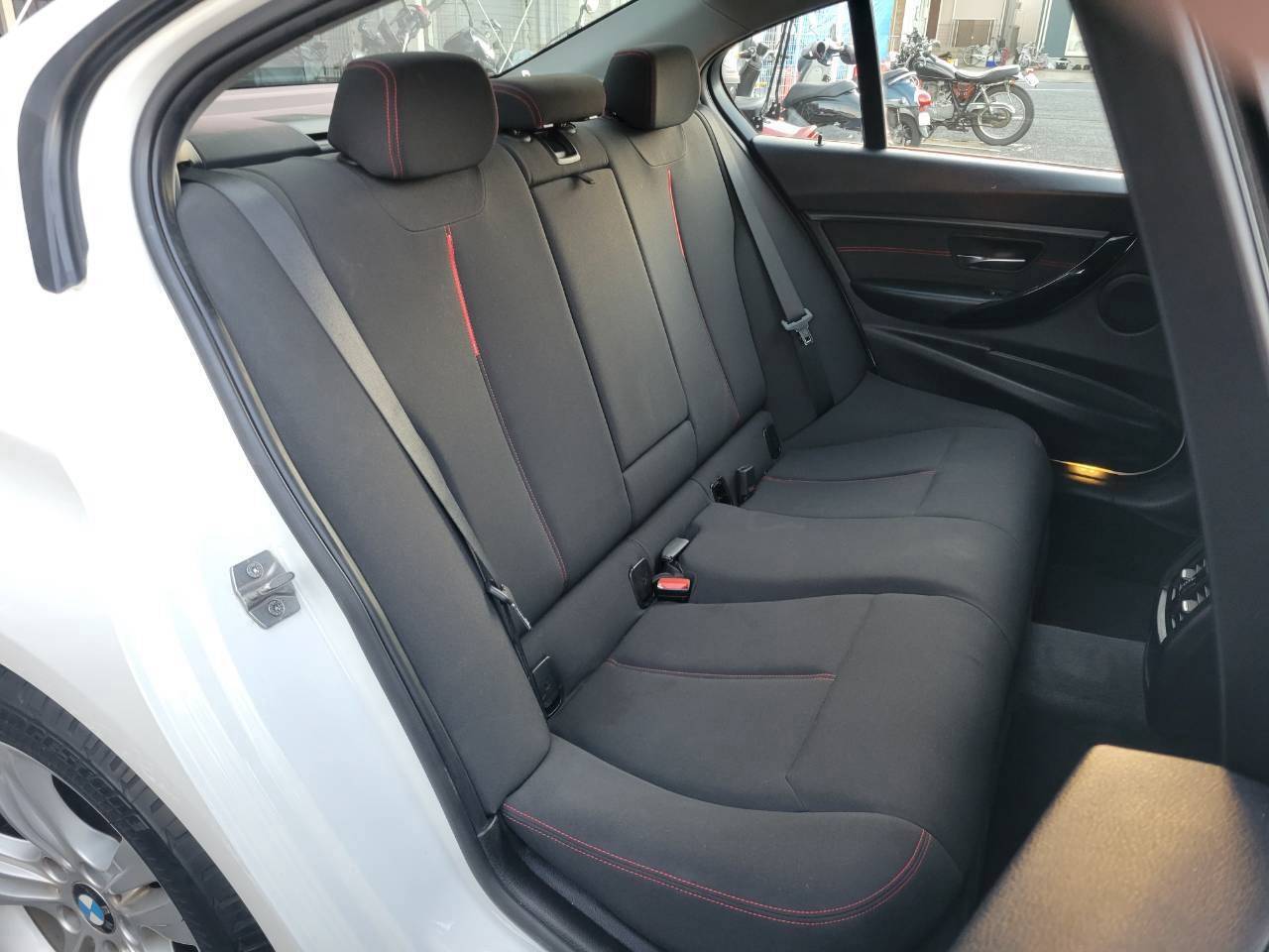BMＷ320d ブルーパフォマンス　スポーツ　ディーゼルターボ