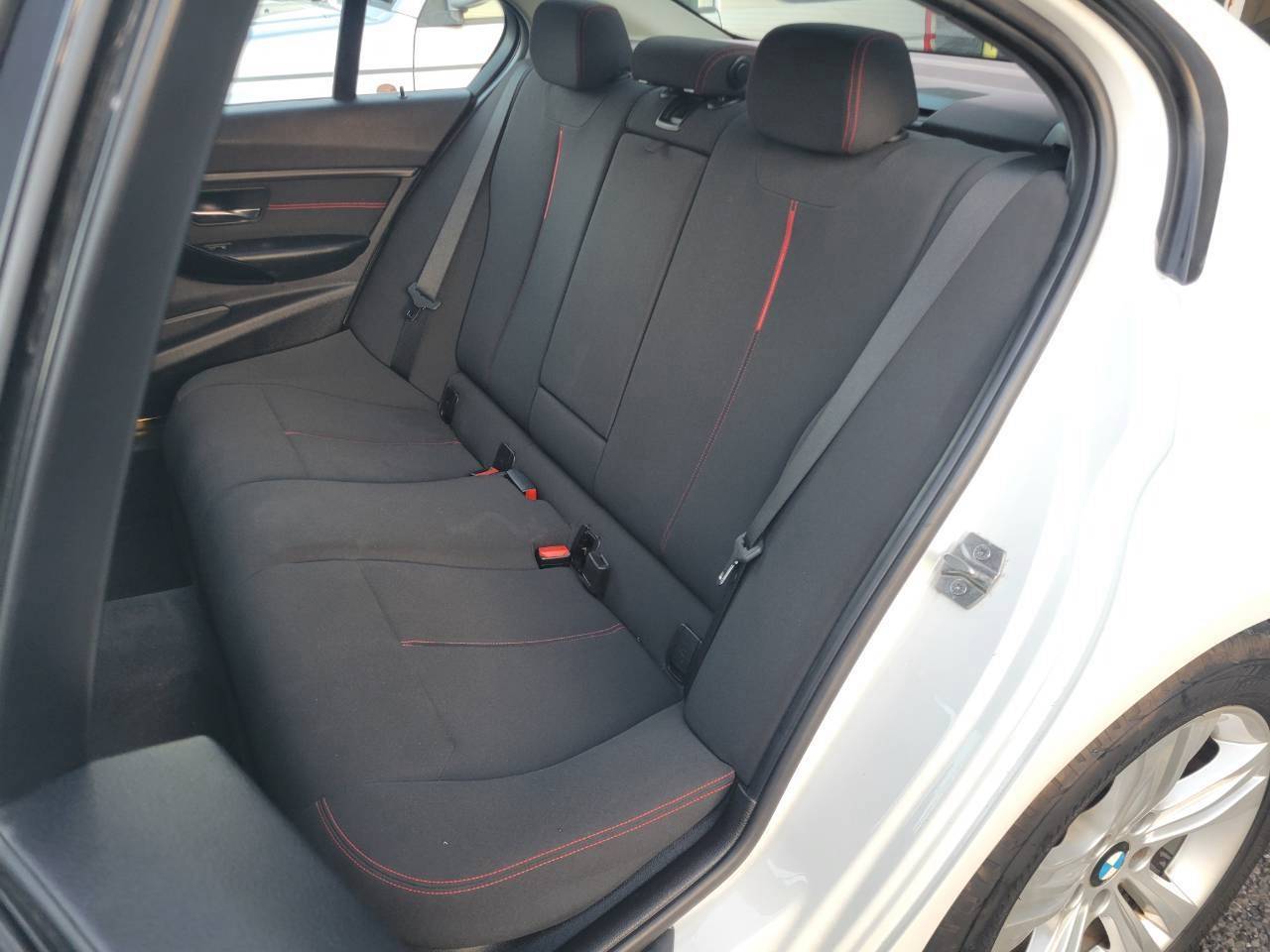 BMＷ320d ブルーパフォマンス　スポーツ　ディーゼルターボ
