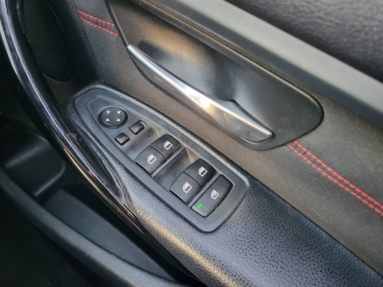 BMＷ320d ブルーパフォマンス　スポーツ　ディーゼルターボ