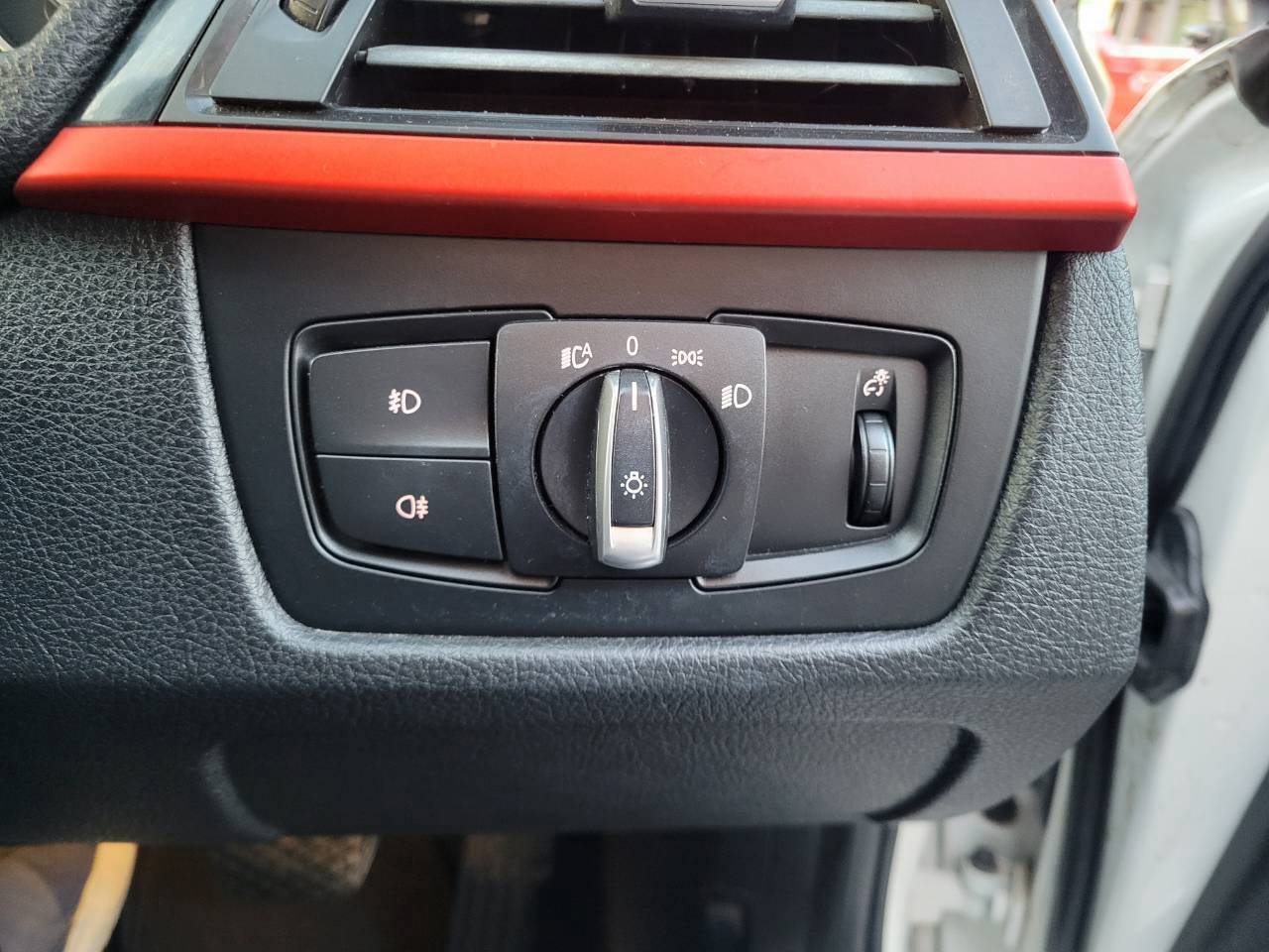 BMＷ320d ブルーパフォマンス　スポーツ　ディーゼルターボ