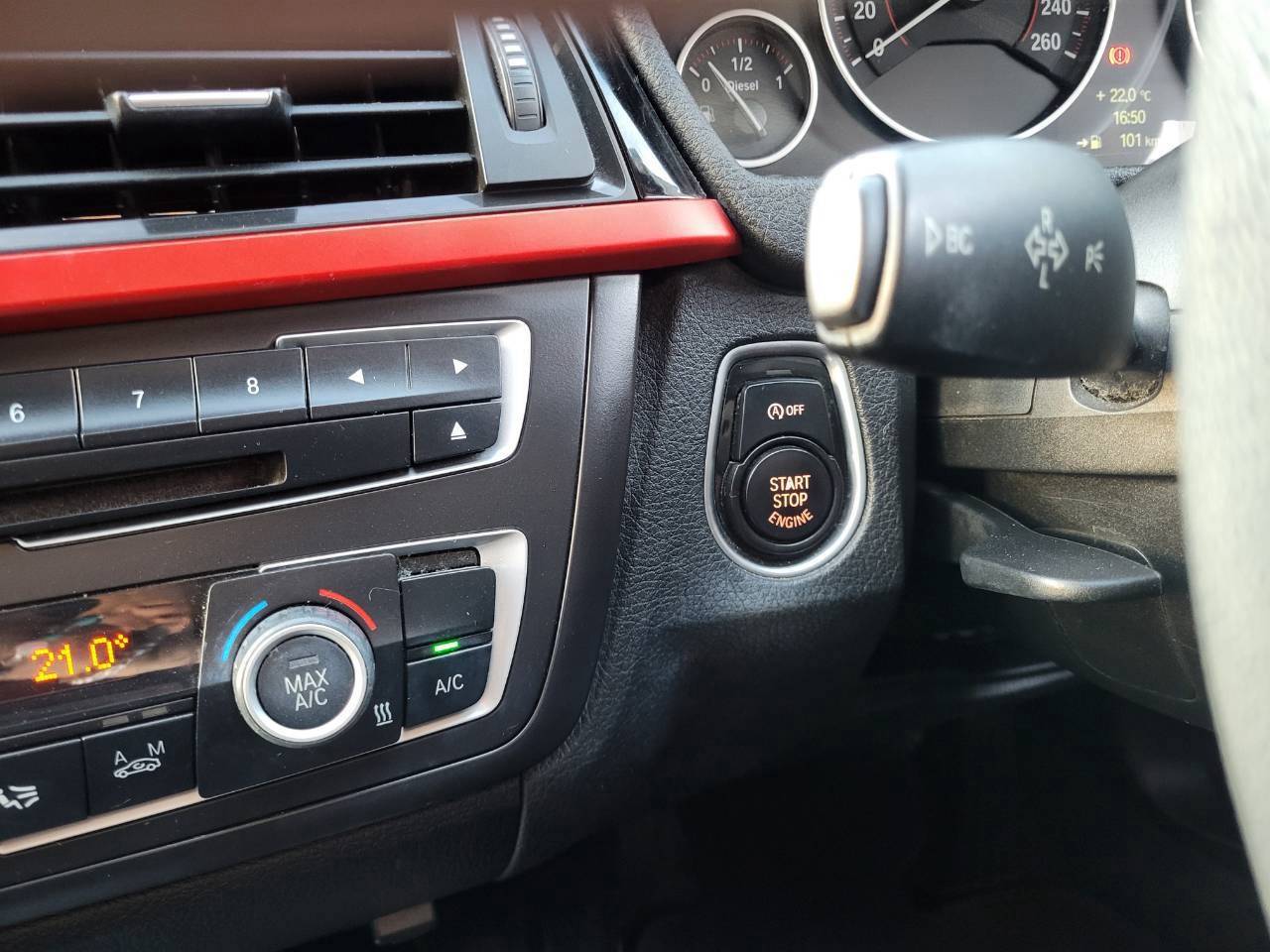 BMＷ320d ブルーパフォマンス　スポーツ　ディーゼルターボ