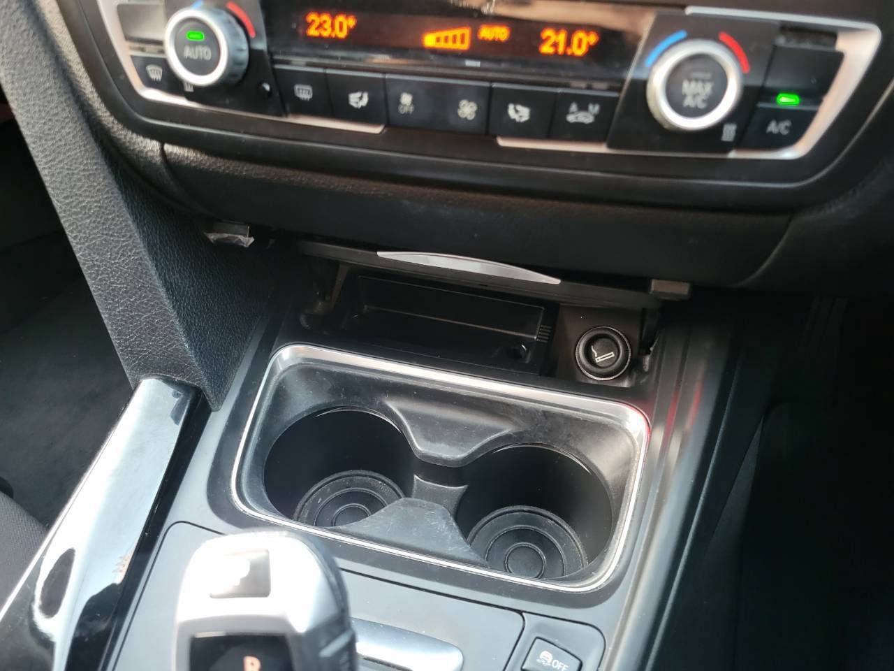 BMＷ320d ブルーパフォマンス　スポーツ　ディーゼルターボ