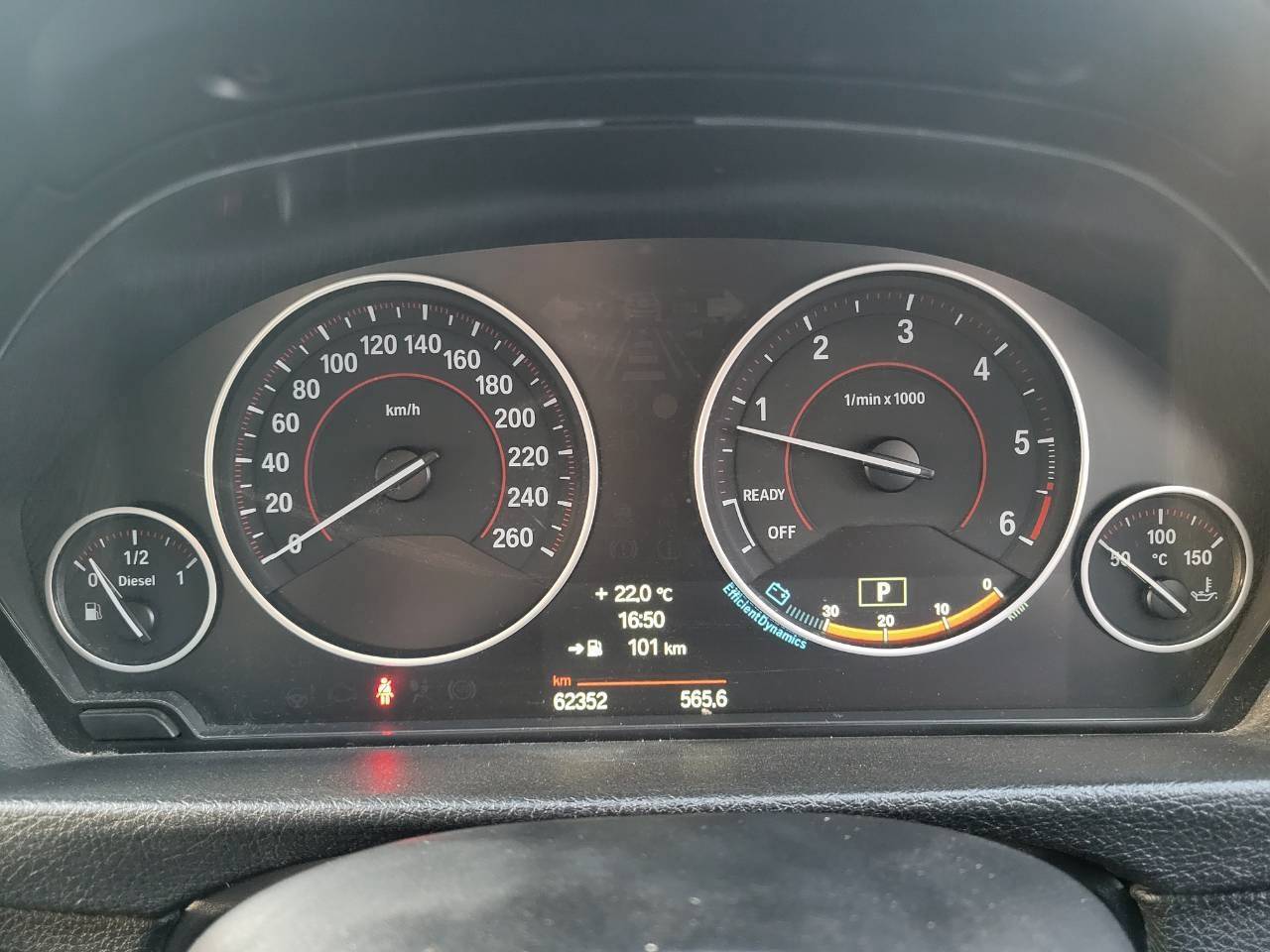 BMＷ320d ブルーパフォマンス　スポーツ　ディーゼルターボ